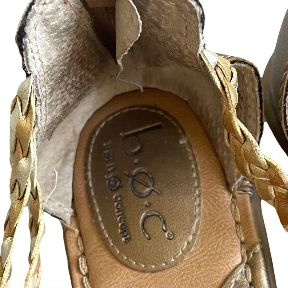 B.O.C BORN CONCEPT Metallic Gold Silver Woven Leather Flat Sandals 7